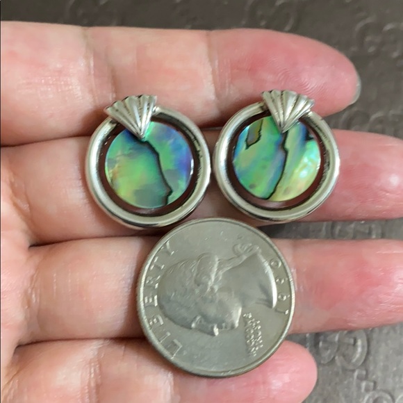 🖤Abalone 💕shell earrings - Picture 3 of 8